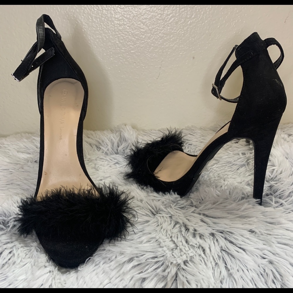 Never worn. Bought off fashion nova.